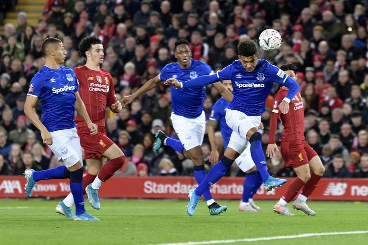 棋牌与数学：从零和博弈看普通人的赢钱几率。（数学视角下的棋牌：零和博弈揭示普通人的赢率）