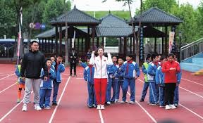 看看这些孩子踢球有没有西班牙味。 留洋联队VS萨瓦德尔友谊赛